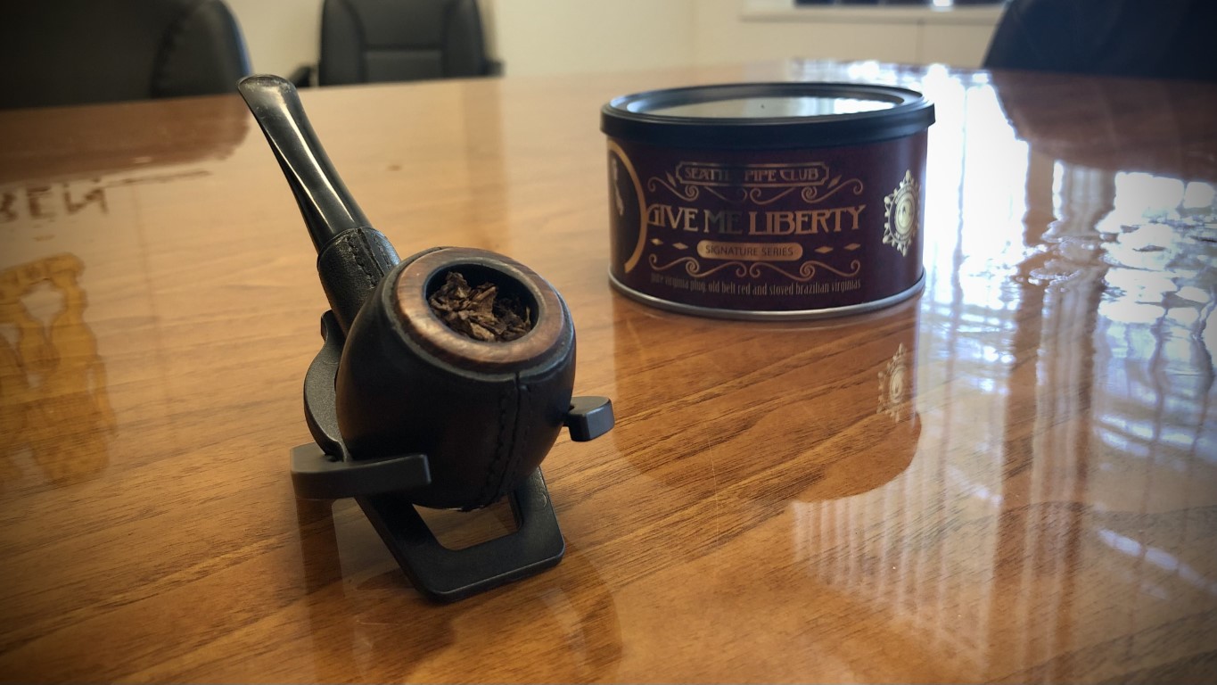 Seattle Pipe Club Give Me Liberty in Longchamp straight pipe