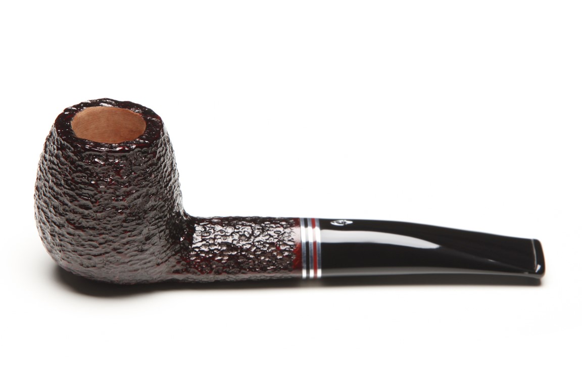 Savinelli makes some great pipes.