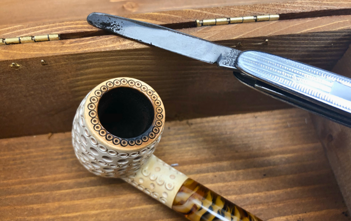 meerschaum pipe and pipe knife