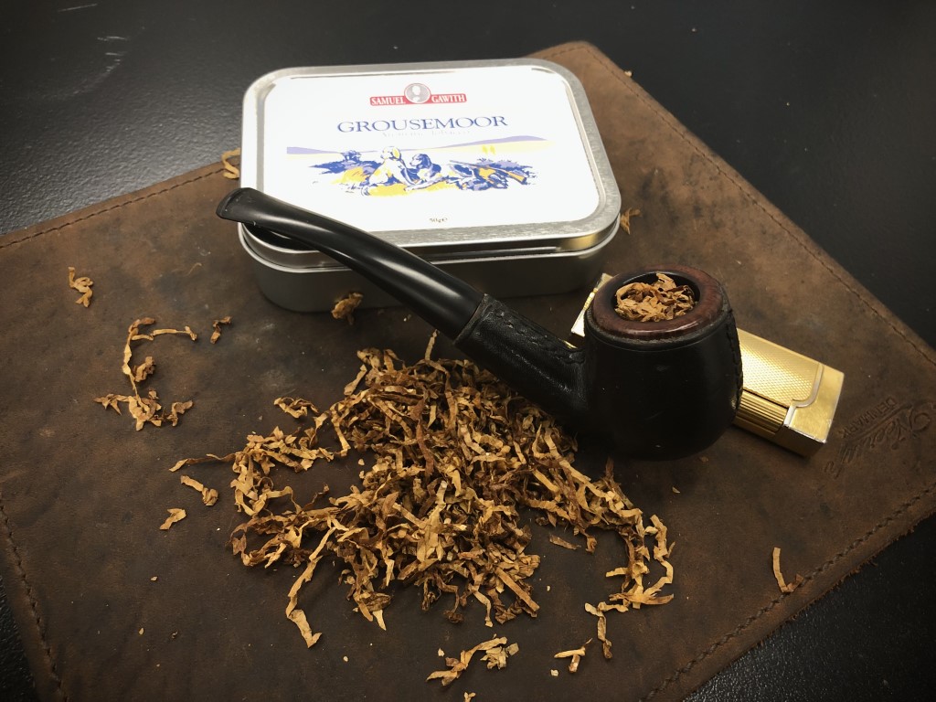 Longcamp bent Billiard tobacco pipe; Grousemoor pipe tobacco