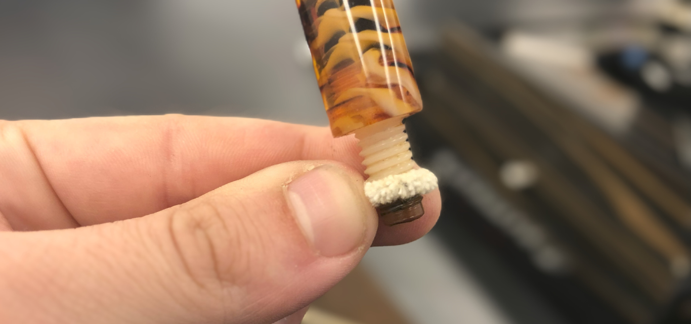 cleaning threaded pipe tenon